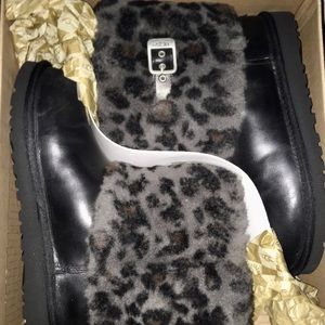 UGGS